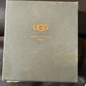 UGG Sheepskin Care Kit in Black and Orange